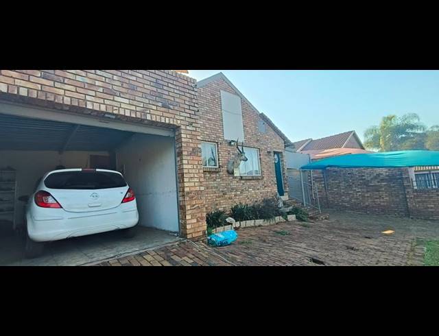 2 BEDROOM HOUSE FOR SALE IN MOUNTAIN VIEW